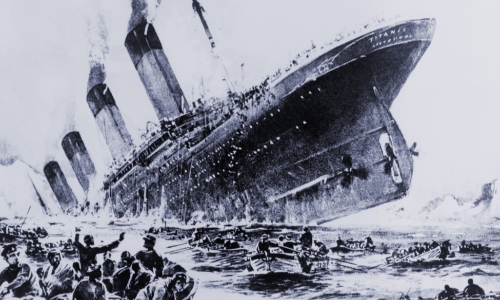  Sinking of the ocean liner the Titanic witnessed by survivors in lifeboats