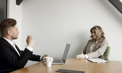 employee and manager having a difficult conversation at work